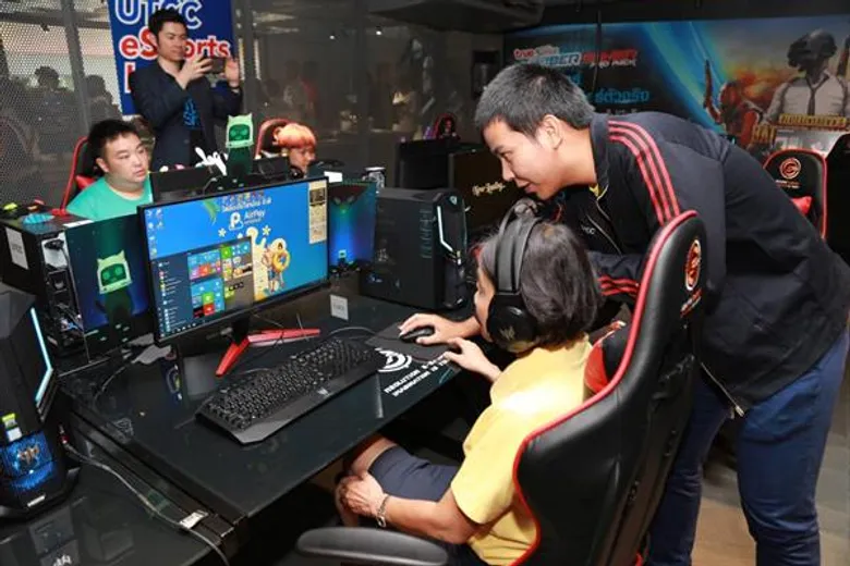 ม.หอการค้าไทย จับมือกลุ่มทรู เปิดตัว UTCC eSports Lab by True ห้องแล็บอีสปอร์ตครั้งแรกในไทย