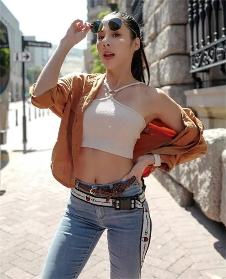 สาวสวยหุ่นเฟิร์ม เบเบ้ ธันย์ชนก ฤทธินาคา ...