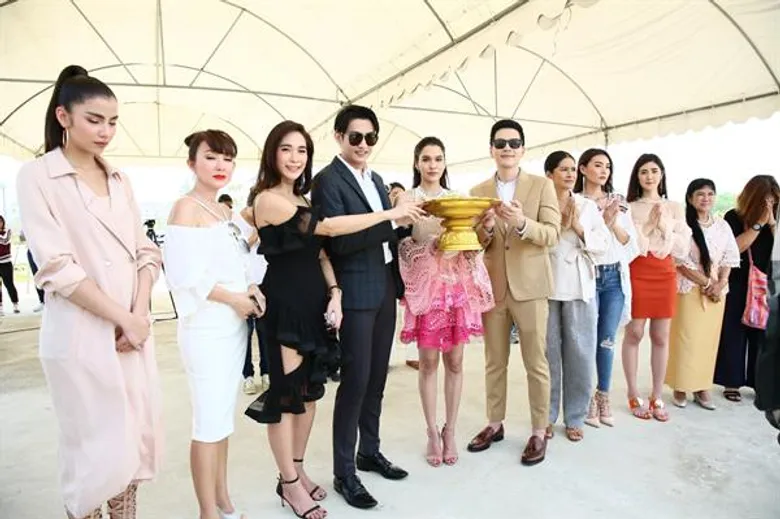 “GMM25” รวมนักแสดงสุดปัง “นิว - พลอย – หยาด” บวงสรวงละคร “แรงเทียน”
