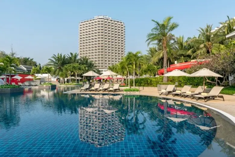 โรงแรมโนโวเทล หัวหิน ชะอำ บีช รีสอร์ท แอน...