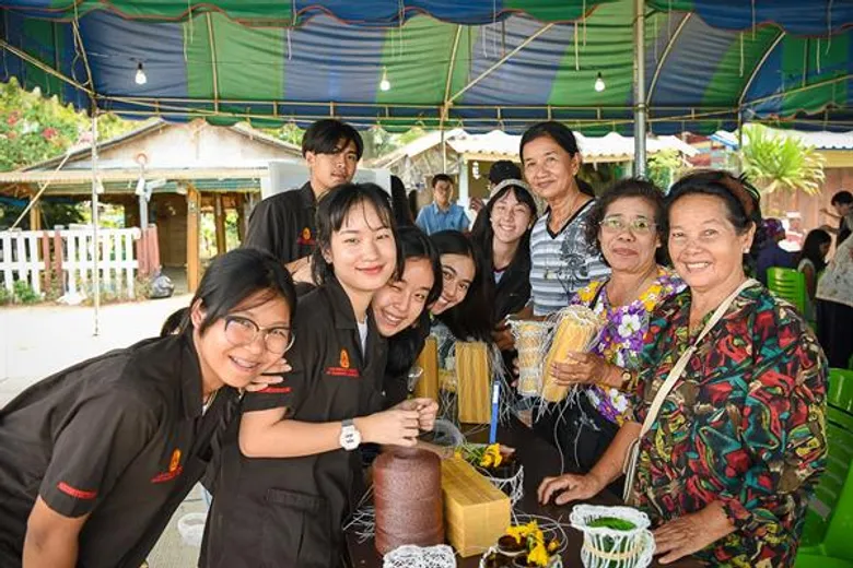 โครงการนิสสัน “แค่ใจก็เพียงพอ” ช่วยเสริมสร้างรายได้ให้ชุมชน ด้วยการนำของเหลือใช้มาสร้างสรรค์เป็นผลิตภัณฑ์ใหม่