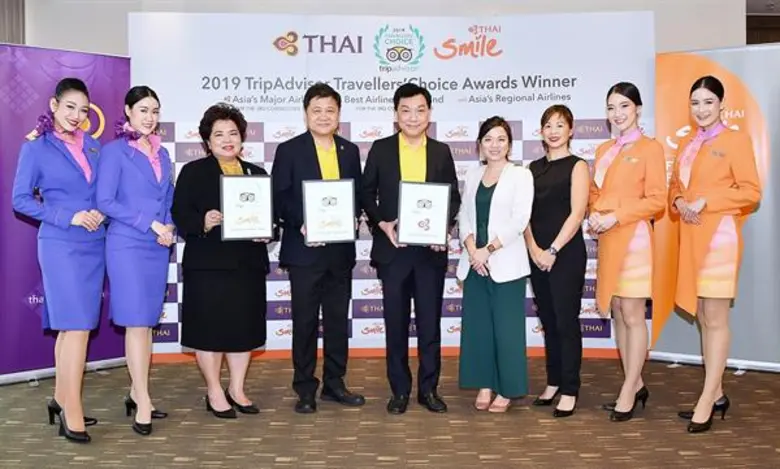 นายสุเมธ ดำรงชัยธรรม (ที่ 5 จากซ้าย) กรรม...