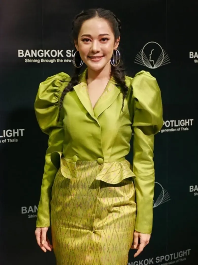 มหานครร้อนระอุขึ้นไปอีก เมื่อ 15 สาวงามผู...