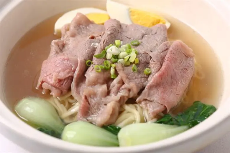 อร่อยเด็ด เส้นเหนียวนุ่มกับเมนูบะหมี่เส้นสดสไตล์กวางตุ้ง ที่ห้องอาหารจีนไดนาสตี้
