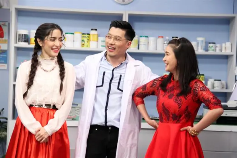 สวย หล่อ สายฮา “พิ้งกี้ สาวิกา – ตี๋ วิวิศน์” ประจำการร่วมสร้างความครื้นเครง ใน “ก่อนบ่ายฯ ซิตคอม”