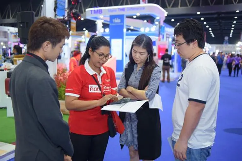 ธนาคาร ซีไอเอ็มบี ไทย เปิดบูธ 'CIMB THAI Notes of Financial Rhythm’ ในงาน Money Expo Bangkok 2019 วันแรก ลูกค้าสนใจสินเชื่อรีไฟแนนซ์บ้าน ดอกเบี้ยเฉลี่ย 3 ปีแรก 2.95% และเงินฝากประจำ 12 เดือน ดอกเบี้ย 2% ต่อปี