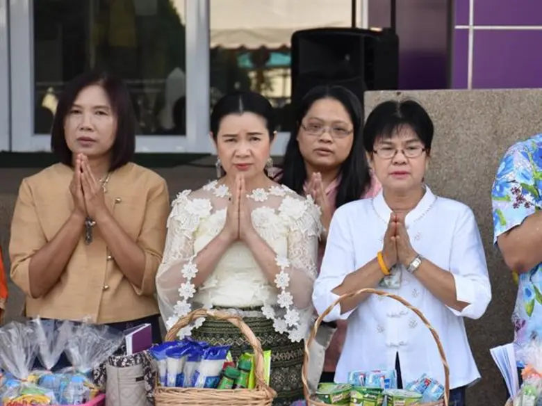 รพ.จิตเวชนครราชสีมา จัดพิธีทำบุญตักบาตรแล...
