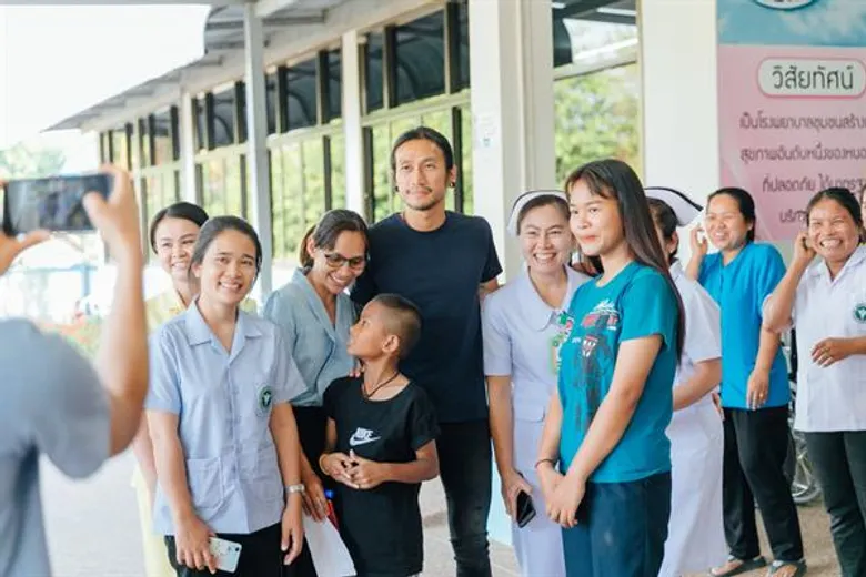 “ก้าวต่อไปด้วยพลังเล็กๆ” ขอเชิญชวนคนไทยทุกๆ ท่านร่วมวิ่งกับพี่ตูน และเหล่าคนดังใจดี เพื่อช่วยเหลือ 8 โรงพย?????าบาลชุมชนภาคอีสาน