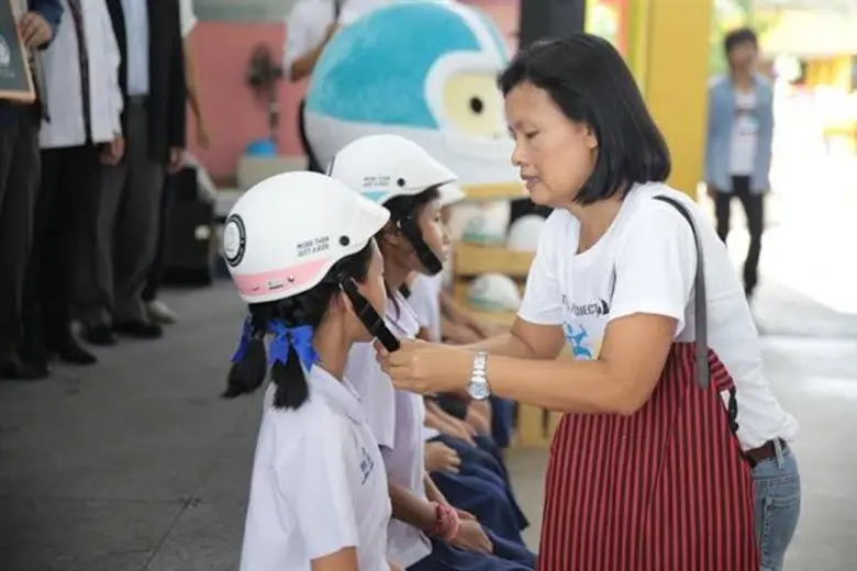 สสส.จับมือ สอจร.หนุนผู้ปกครองใส่ใจปลอดภัยในเด็ก “เปิดเทอมนี้สวมหมวกนิรภัยให้หนูด้วย”