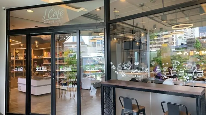 ร้านคาเฟ่เมดิเตอร์เรเนียนสไตล์ แห่งใหม่ล่...