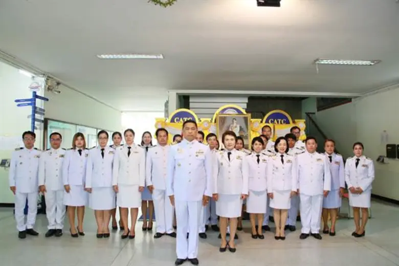 พลเรือตรี ปิยะ อาจมุงคุณ ผู้ว่าการ สถาบัน...