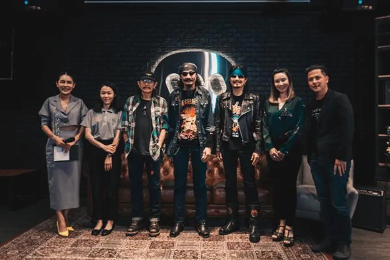 แถลงข่าวพร้อมเปิดตัวแขกรับเชิญไปแล้ว กับคอนเสิร์ตสำคัญที่แฟนเพลงห้ามพลาด กับสามวัน สามคน สามคาราบาว ใน "คอนเสิร์ต 3 ขุนพลวงคาราบาว แอ๊ด เล็ก เทียรี่ : กวี คีตา ความรัก"