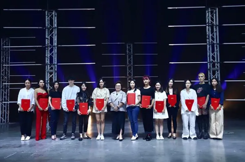 ธุรกิจแฟชั่นโตอู้ฟู่ “บุนกะ” ตอกย้ำโรงเรียนออกแบบแฟชั่น ผลิตนักออกแบบป้อนตลาดรับเทรนด์เติบโตทั้งในและต่างประเทศ เฟ้นหาไอเดียใหม่จุดประกายต่อยอดดีไซน์เนอร์ เปิดหลักสูตรรองรับดีมานด์โลกแห่งแฟชั่น