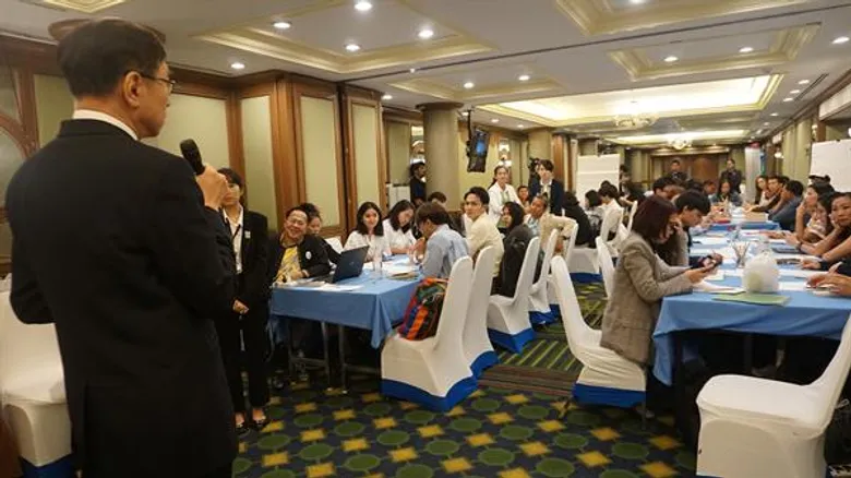 SME D Bank ผนึก ม.กรุงเทพ ติดปีกผลิตภัณฑ์ชุมชนกลุ่มชากาแฟ-ผ้าพื้นบ้าน ประกาศผล 10 สุดยอด คว้ารางวัลโครงการ SME D Scaleup Local Economy