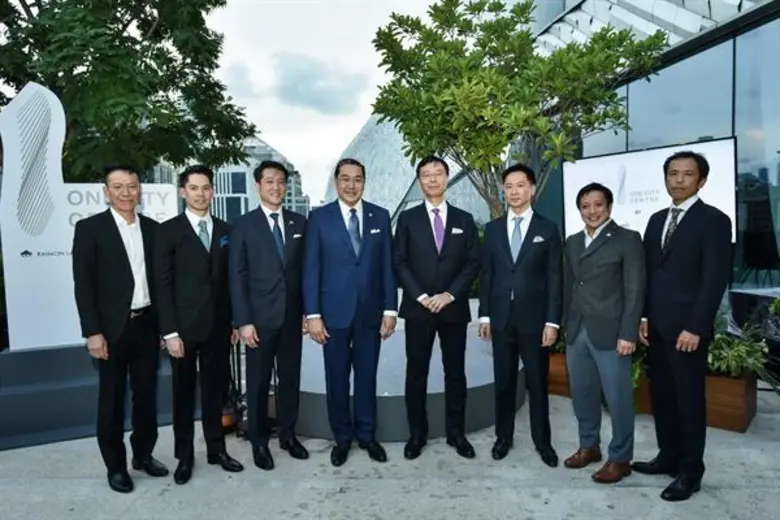 ศาสตราจารย์ ดร. สุรเกียรติ์ เสถียรไทย (ที...