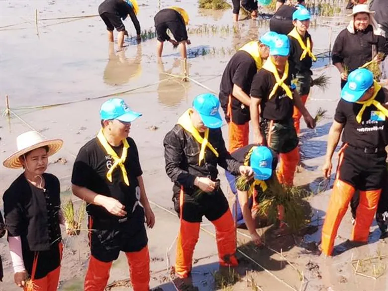 เลขาธิการ ส.ป.ก เปิดงานกิจกรรมสร้างสรรค์ศิลปะบนนาข้าวในผืนดินพระราชทาน เพื่อการคุ้มครองพื้นที่เกษตรกรรม เฉลิมพระเกียรติ เนื่องในโอกาสมหามงคลพระราชพิธีบรมราชาภิเษก