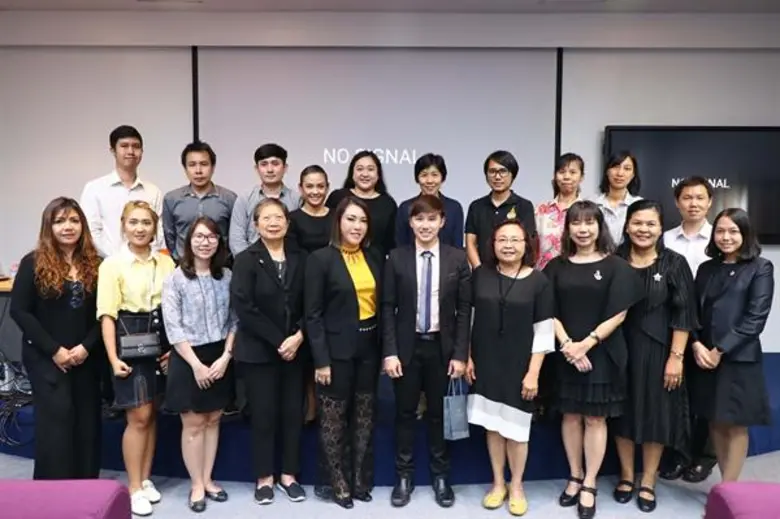 นางสิญจ์พธู หาญวรากิตติ์ กรรมการฝ่ายการตล...