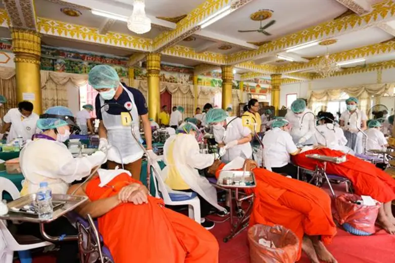 สถานเอกอัครราชทูตไทย และ เอสซีจี พร้อมผู้ประกอบการไทยใน สปป. ลาว ร่วมจัดโครงการตรวจและรักษาสุขภาพฟันให้แก่พระสงฆ์และสามเณร 999 รูป