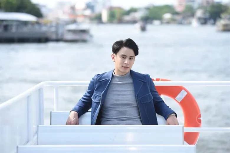 “แพนเค้ก – เขมนิจ” “อาเล็ก – ธีรเดช” “แบงค์ – อาทิตย์” แท็กทีม 7 หนุ่มบอยแบนด์เกาหลี วง “ทาร์เก็ต” อวดความปัง “The Longest Runway” แฟชั่นรันเวย์ยาวที่สุดในประเทศไทย