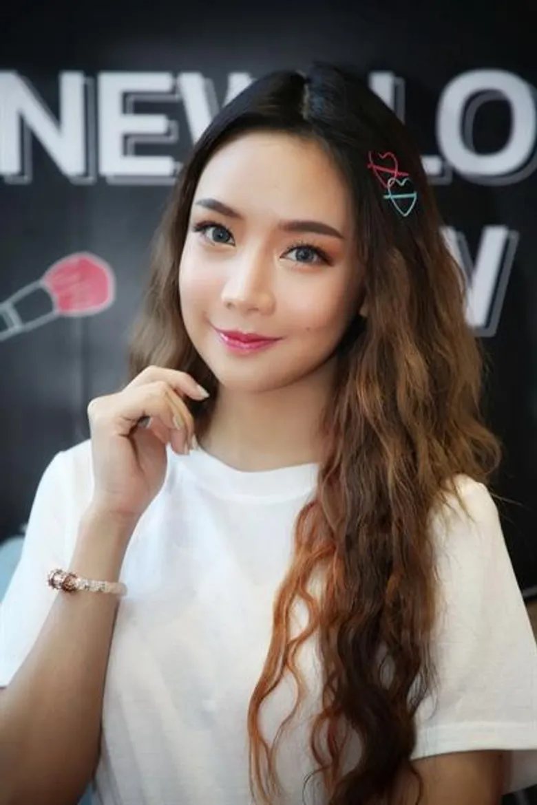 ทริคง่ายๆ แต่งหน้าเป๊ะ!! ปรับลุคสวยปัง!! สไตล์เมคอัพอาร์ทติสท์รุ่นจิ๋วแห่งยุค “น้องแพร พาเพลิน”