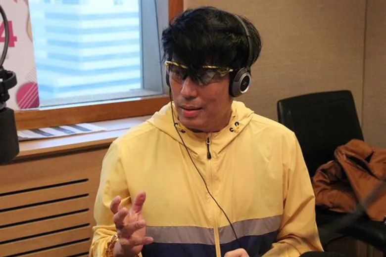 ภาพข่าว: “เบิร์ด ธงไชย” โผล่เซอร์ไพร้ส์ “ดีเจ.อ้อม สุนิสา” กลางรายการ