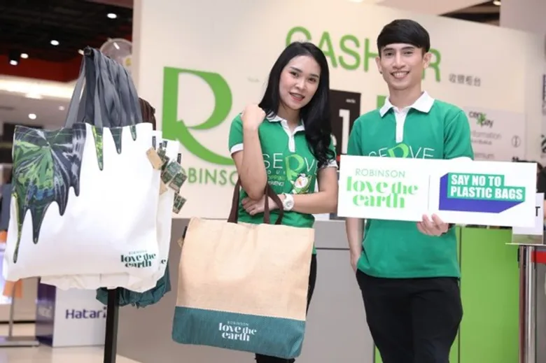 โรบินสัน ตอกย้ำนโยบายค้าปลีกสีเขียว ประกาศงดบริการถุงพลาสติกและถุงกระดาษช้อปปิ้ง ประเดิม 3 สาขาแรก (บางนา,ลำปางและร้อยเอ็ด) ทดลองตลาด เริ่ม ดีเดย์ 1 ก.ค. 62 ตั้งเป้าลดถุงพลาสติก 5.5 ล้านใบ ตลอดปี 62