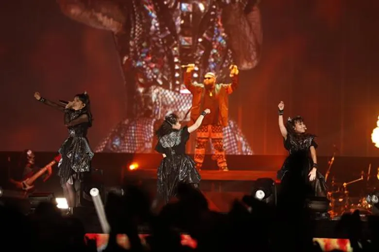 “ฟักกลิ้ง ฮีโร่” โกอินเตอร์ร่วมงาน “BABYMETAL” เซอร์ไพร์สแฟนเพลงโชว์ Rap ไทยเพลงใหม่ล่าสุด “PA PA YA!!” โดดร่วมคอนเสร์ตใหญ่กลางญี่ปุ่น