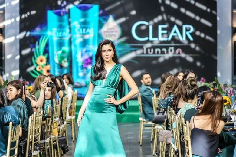 CLEAR จัดงานเปิดตัว CLEAR Botanique แชมพูขจัดรังแคสูตรพรีเมี่ยมครั้งแรกในประเทศไทย ณ เดอะ กลาสเฮ้าส์ ปาร์ค นายเลิศ