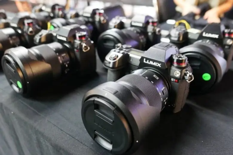 Lumix เล่นใหญ่จัดเต็ม เปิดตัวกล้องดิจิตอลฟูลเฟรม พร้อมนำทัพไลน์อัพใหม่ปี 2019 ให้สัมผัสกันเป็นครั้งแรก