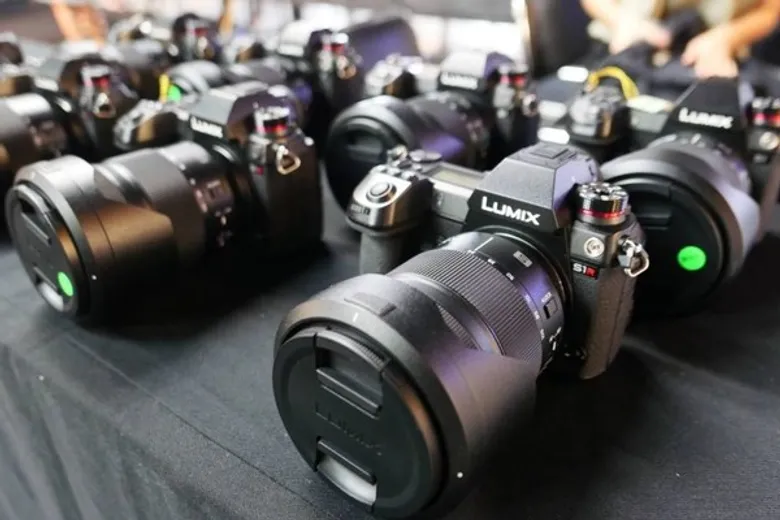 Lumix เล่นใหญ่จัดเต็ม เปิดตัวกล้องดิจิตอลฟูลเฟรม พร้อมนำทัพไลน์อัพใหม่ปี 2019 ให้สัมผัสกันเป็นครั้งแรก