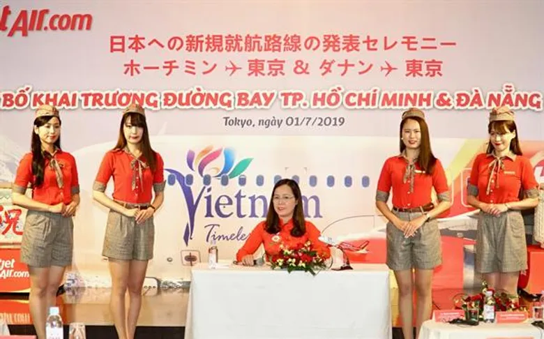 นายกรัฐมนตรีเวียดนามร่วมงานประกาศเปิดเส้นทางบินใหม่ และการรับมอบใบรับรองเข้าร่วมสมาพันธ์ธุรกิจญี่ปุ่น (เคดันเรน)