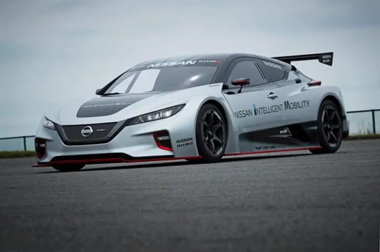 นิสสัน ลีฟ นิสโม อาร์ซี (LEAF Nismo RC) แสดงสุดยอดสมรรถนะของรถยนต์ไฟฟ้าในการทดสอบร่วมกับสื่อมวลชน