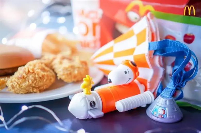 ใหม่! แฮปปี้มีลชุด Peanuts x NASA จากแมคโดนัลด์
