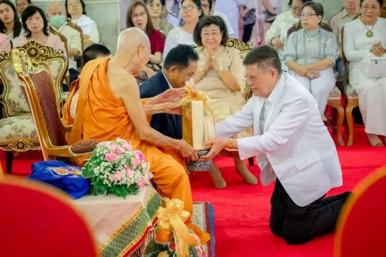 ม.ศรีปทุม ทำบุญ "วันรำลึกบูชาคุณ ปีที่๓๑" วัดมหาธาตุยุวราชรังสฤษฎิ์