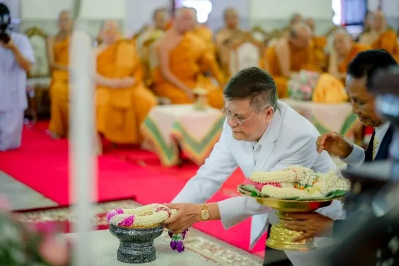 ม.ศรีปทุม ทำบุญ "วันรำลึกบูชาคุณ ปีที่๓๑" วัดมหาธาตุยุวราชรังสฤษฎิ์