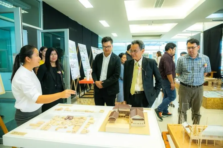 ราชภัฏโคราชโชว์ศักยภาพนักศึกษาสถาปัตยกรรม แสดงผลงานวิทยานิพนธ์ “WAWWARP (วะวาบ)”