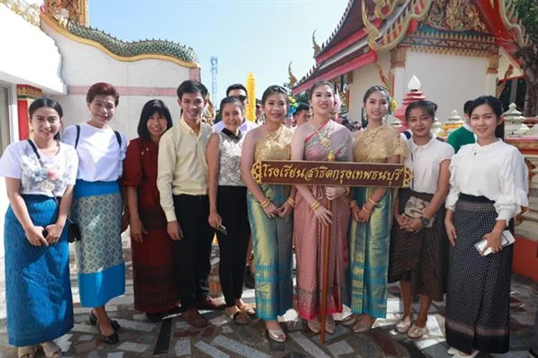 ม.กรุงเทพธนบุรี-สาธิตกรุงเทพธนบุรี ร่วมแห่เทียนพรรษา ถวายวัดปุรณาวาส