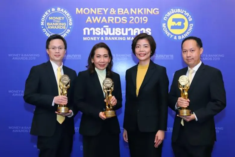 คุณศิริพร สินาเจริญ กรรมการผู้จัดการ และค...