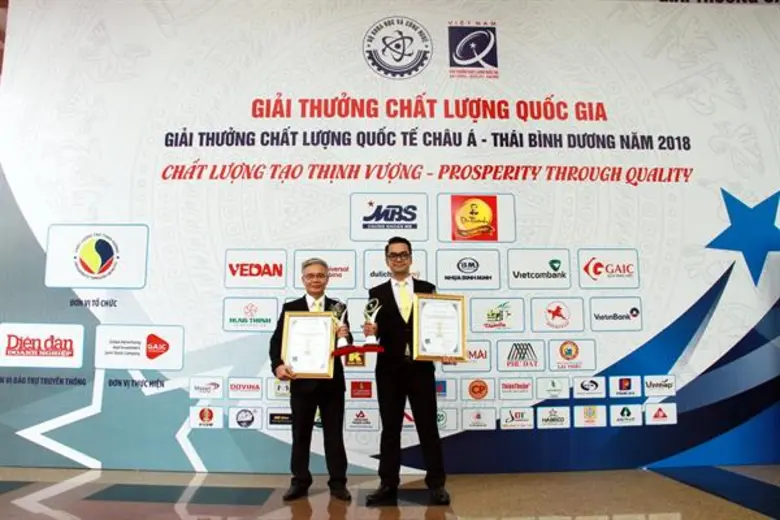 นาย จู หงอก แอง (Chu Ngoc Anh) รัฐมนตรีว่...
