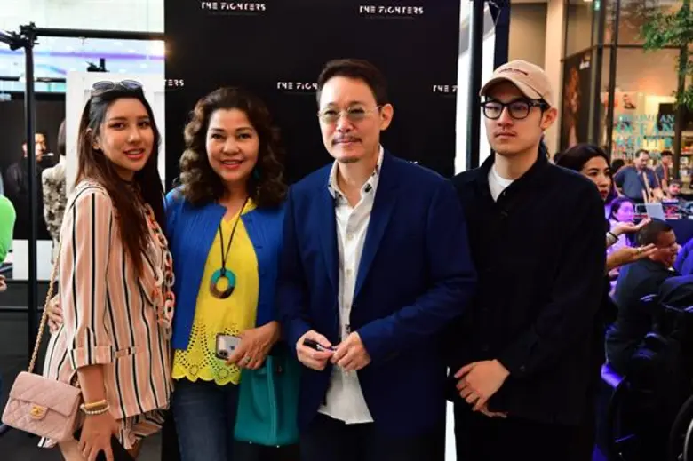 ปรากฎการณ์งานศิลป์แห่งปีกับงานเปิดตัว The Fighters Project (เดอะ ไฟท์เตอร์ โปรเจค) งานนิทรรศการภาพถ่ายและหนังสือ ที่ได้แรงบันดาลใจจาก 6 คนพิการ ของสุทธิศักดิ์ สุจริตตานนท์