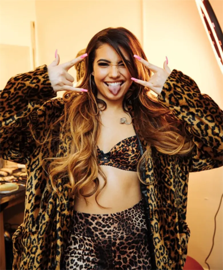 Mabel นักร้องสาวอีก 1 คนจากค่ายยูนิเวอร์ซ...
