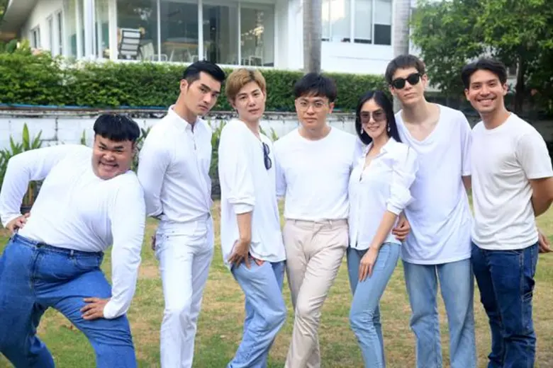 แม่มาแล้วจ้า!! ชมพู่-อารยา ในหนัง “ตุ๊ดซี่ส์ เดอะมูฟวี่” ปะทะตัวลูกครบแก๊ง “เพชร-เต๋อ-ปิงปอง-พีค”