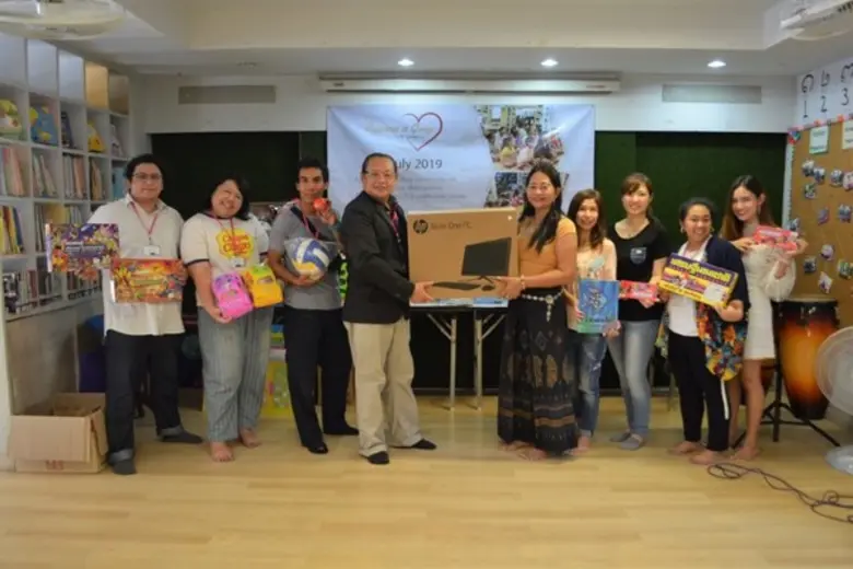 จี แลนด์ พร็อพเพอร์ตี้ จัดกิจกรรม Happiness is Giving มุ่งมั่นส่งเสริมการพัฒนาคุณภาพชีวิตของเด็กและเยาวชน ณ ห้องสมุดบ้านนิทาน ชุมชน 70 ไร่ มูลนิธิสิกขาเอเชีย คลองเตย