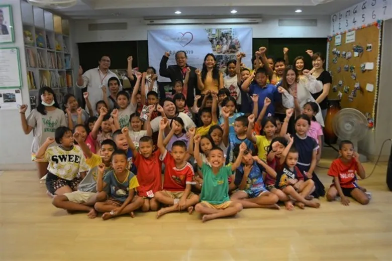 จี แลนด์ พร็อพเพอร์ตี้ จัดกิจกรรม Happiness is Giving มุ่งมั่นส่งเสริมการพัฒนาคุณภาพชีวิตของเด็กและเยาวชน ณ ห้องสมุดบ้านนิทาน ชุมชน 70 ไร่ มูลนิธิสิกขาเอเชีย คลองเตย