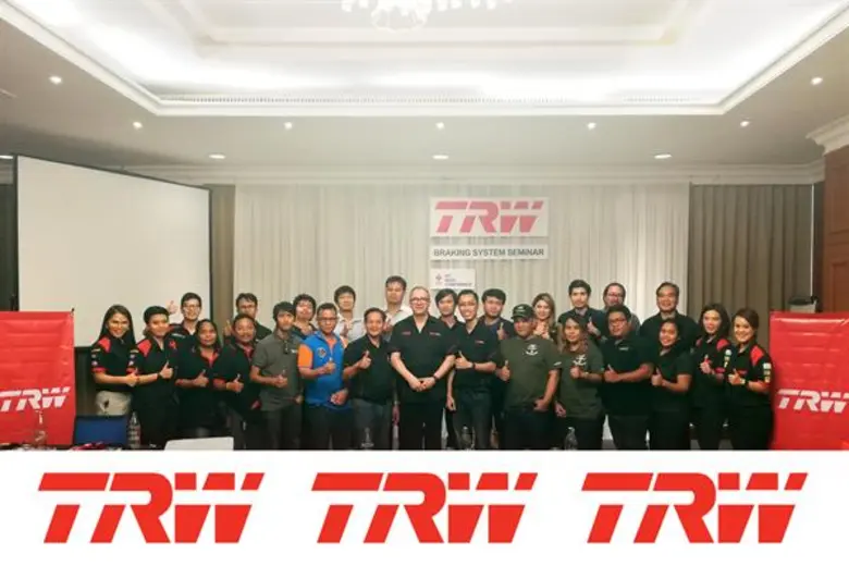 นายพรศักดิ์ อริยพงศ์ไพโรจน์ กรรมการผู้จัด...