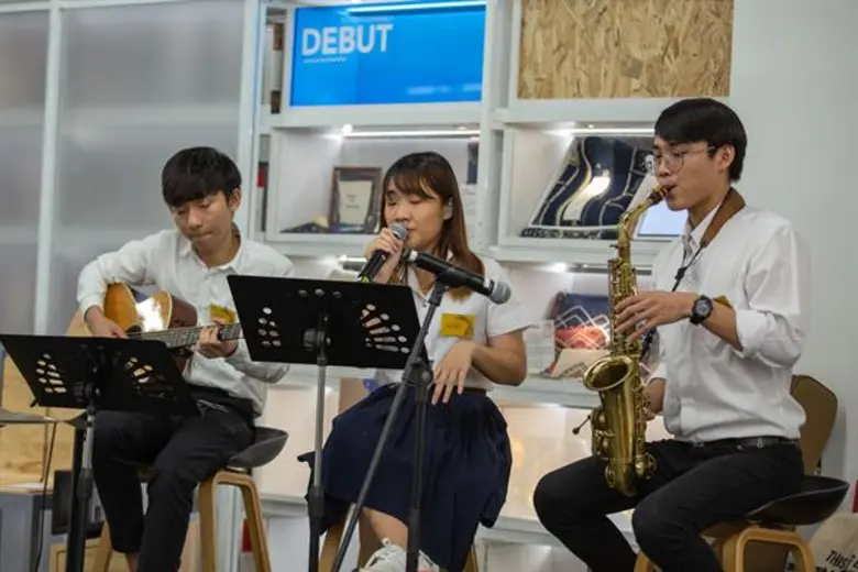 CEA เผยความปลื้มปิติของ “เยาวชนไทยยุคใหม่” ผ่านกิจกรรม 'ดนตรีและงานศิลป์’  เฉลิมพระเกียรติเนื่องในโอกาสมหามงคลพระราชพิธีบรมราชาภิเษก ที่ ทีซีดีซี กรุงเทพฯ ถึงกรกฎาคม 2562