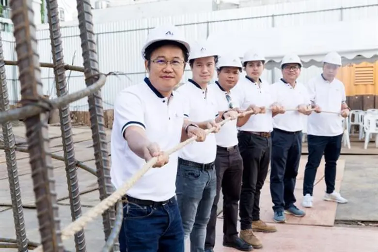 นายธนากร ธนวริทธิ์ ประธานเจ้าหน้าที่บริหา...