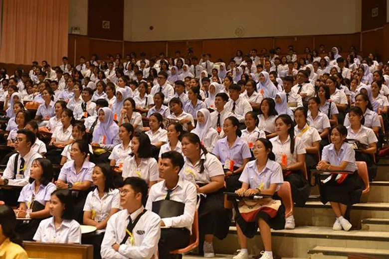 ม.อ.ตรัง เชิญ 'คุณไอติม – พริษฐ์ วัชรสินธุ’ บรรยายพิเศษ เตรียมความพร้อมนักศึกษาใหม่ ประจำปี 2562
