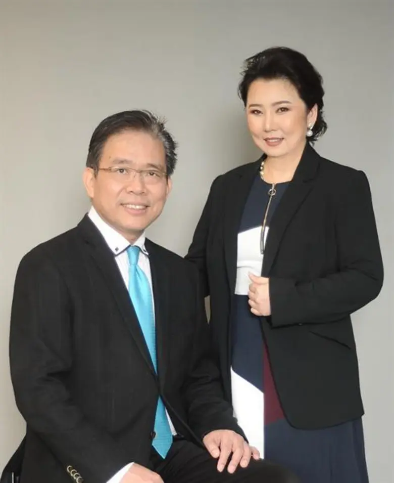 ต้องขอแสดงความยินดีกับเฮียพอลและซ้อเปิ้ล ...