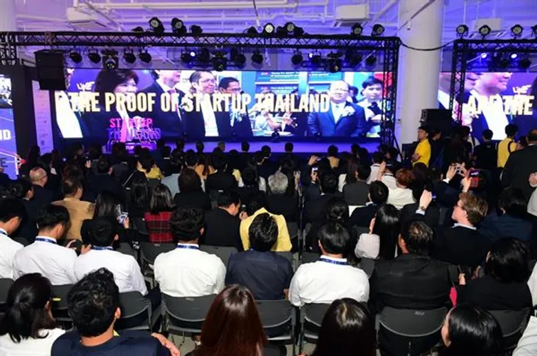 รมว.อุดมศึกษาฯ ชมบูธซีพีเอฟ ในงาน STARTUP THAILAND 2019